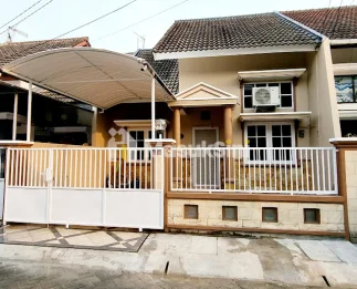 SEWA Rumah Taman Pondok Indah, Wiyung, Surabaya - Hommy & Cosy