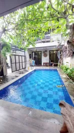 Sewa Tahunan Bulanan Villa 2 Lantai 6 Kamar Kampial Mumbul Nusa Dua
