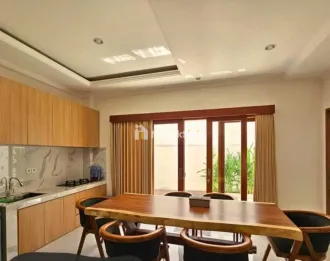 Sewa Villa Hadap Selatan 2 Lantai 4 Kamar Kerobokan Badung