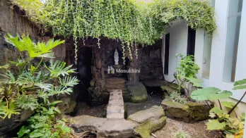 Sewa Villa Hadap Utara 2 Lantai 4 Kamar Canggu Kerobokan