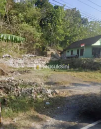 Di Jual Sebidang Tanah  1.715m2 Untuk Usaha Di Tepi Jalan Raya Wonosari
