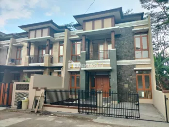 Dijual Hunian Dua Lantai Modern di Buahbatu Bandung