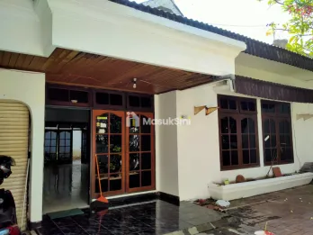 Dijual Rumah 1,5 Lantai di Jalan Kutisari, Surabaya