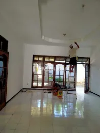 Dijual Rumah 1,5 Lantai di Jalan Kutisari, Surabaya