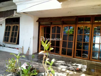 Dijual Rumah 1,5 Lantai di Jalan Kutisari, Surabaya