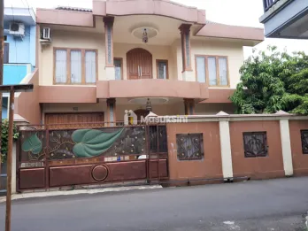 Dijual Rumah 2 Lantai di Jalan Pesona, Jakarta Timur