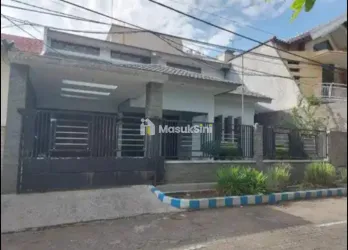 Dijual Rumah 2 Lantai di Jalan Tenggilis Tengah, Surabaya
