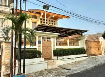 Dijual Rumah 2 Lantai di Jalan Yadi, Jakarta Selatan