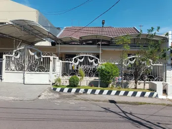 Dijual Rumah 2 Lantai di Manyar Rejo, Surabaya