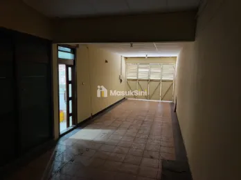 Dijual Rumah 2 Lantai di Manyar Rejo, Surabaya