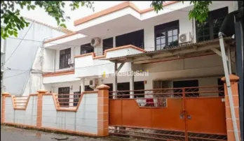 Dijual Rumah 2 Lantai Strategis di Siwalankerto, Surabaya