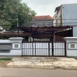 Dijual Rumah 2,5 Lantai di Jalan Asmarandana,