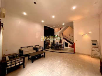 Dijual Rumah 2,5 Tingkat di Komplek Cemara Asri Medan Jalan Kiwi