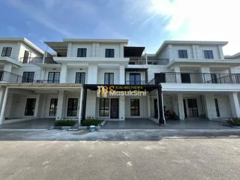 Dijual Rumah 3 Tingkat di Komplek Jewel Park Jalan Starban - Polonia