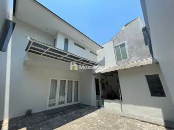 Dijual Rumah Bagus di Perumahan Alam Galaxy, Surabaya