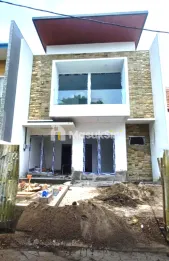 Dijual Rumah Baru 2 Lantai di Bukit Palma Surabaya