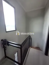 DIJUAL RUMAH DENGAN DESAIN MODERN MINIMALIS BERADA DI DAERAH STRATEGIS