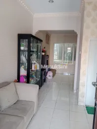 Dijual rumah full renovasi di Harapan Indah 2 Cluster Taman Puspa