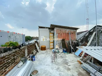 DIJUAL RUMAH KANTOR DAN ISINYA DI SETURAN