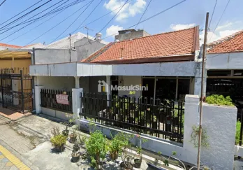 Dijual Rumah Lama Bagus Strategis di Jalan Baratajaya Surabaya