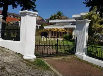 Dijual Rumah Luas di Jalan Babakan Indah, Kota Bogor