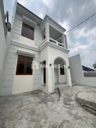 DIJUAL RUMAH MODERN MINIMALIS 2 LANTAI LOKASI KAPIWORO SAWOJAJAR 2 MALANG