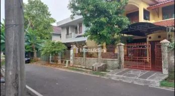 Dijual Rumah SHM di Komplek Billymoon, Jakarta