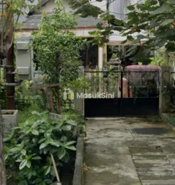 Dijual Rumah SHM di Raya Menur, Surabaya