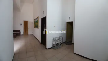 DIJUAL RUMAH TINGGAL BONUS KAMAR KOS Jl. Bunga