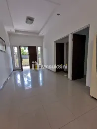 Disewa rumah posisi hook di Sunter Mas Jakarta Utara