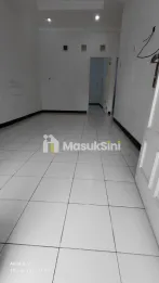 Disewa rumah tinggal dengan area bebas banjir di Harapan Indah 1