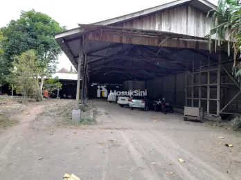 Disewakan Gudang+Rumah 2 Lantai di Jl Mahakam Tanjungsari Blitar