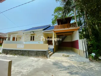 HOME STAY PRODUKTIF, LOKASI SELOMARTANI,  DIJUAL CEPAT