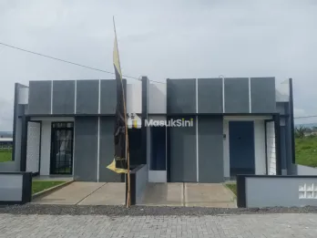 HUNIAN MODERN ELEGAN DENGKOL SINGOSARI