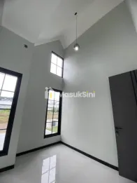 HUNIAN MODERN KLASIK ARJOWINANGUN