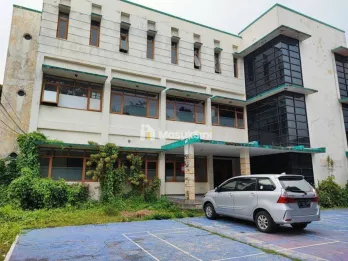 Jual Gedung Bekas Sekolah di Jalan Tubagus Ismail Bandung