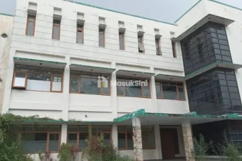 Jual Gedung Bekas Sekolah di Jalan Tubagus Ismail Bandung