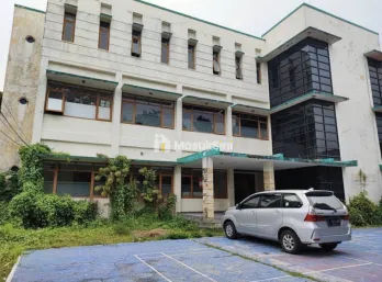 Jual Gedung Bekas Sekolah di Jalan Tubagus Ismail Bandung