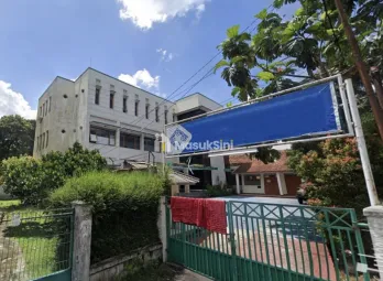 Jual Gedung Bekas Sekolah di Jalan Tubagus Ismail Bandung