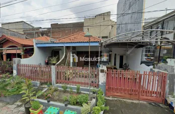 Jual Ruamh Lama di Jalan Barata Jaya Kota Surabaya Strategis