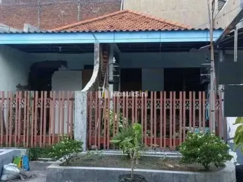 Jual Ruamh Lama di Jalan Barata Jaya Kota Surabaya Strategis