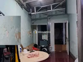 Jual Ruamh Lama di Jalan Barata Jaya Kota Surabaya Strategis