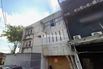 Jual Ruko Kosong 3 Lantai di Jalan Manyar Kertoarjo Kota Surabaya