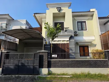 Jual Rumah Bagus Kosong di Komplek Bavarian