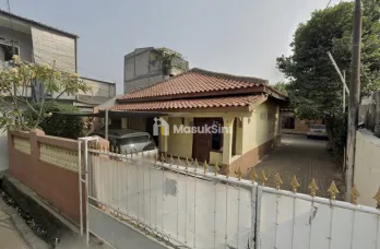 Jual Rumah Bagus Luas di Jalan Haji Amsar Kota Jakarta Selatan