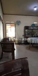 Jual Rumah Cocok Untuk Usaha di Barata Jaya Surabaya Strategis