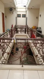 Jual Rumah Kost Shm 2 Lantai di Jalan Siwalankerto Surabaya