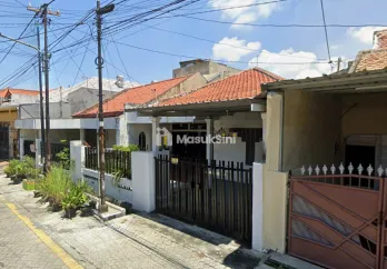Jual Rumah Lama Siap Dihuni di Jalan Barata Jaya Kota Surabaya