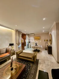 Jual Rumah Luas Strategis di Jalan Suryo Senopati Kota Jakarta Selatan