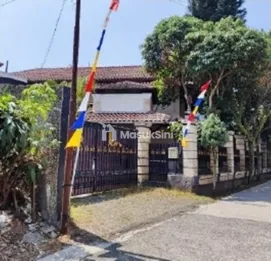 Jual Rumah Mewah Bagus Shm di Jalan Sariwangi